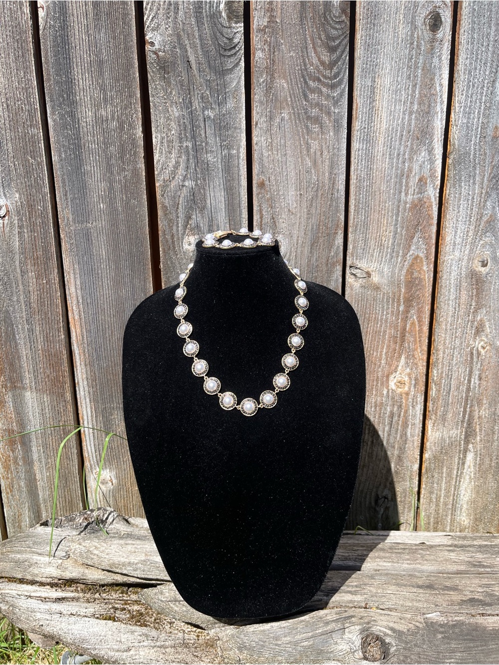 Southern Living Dillards pearl and gold necklace and bracelet